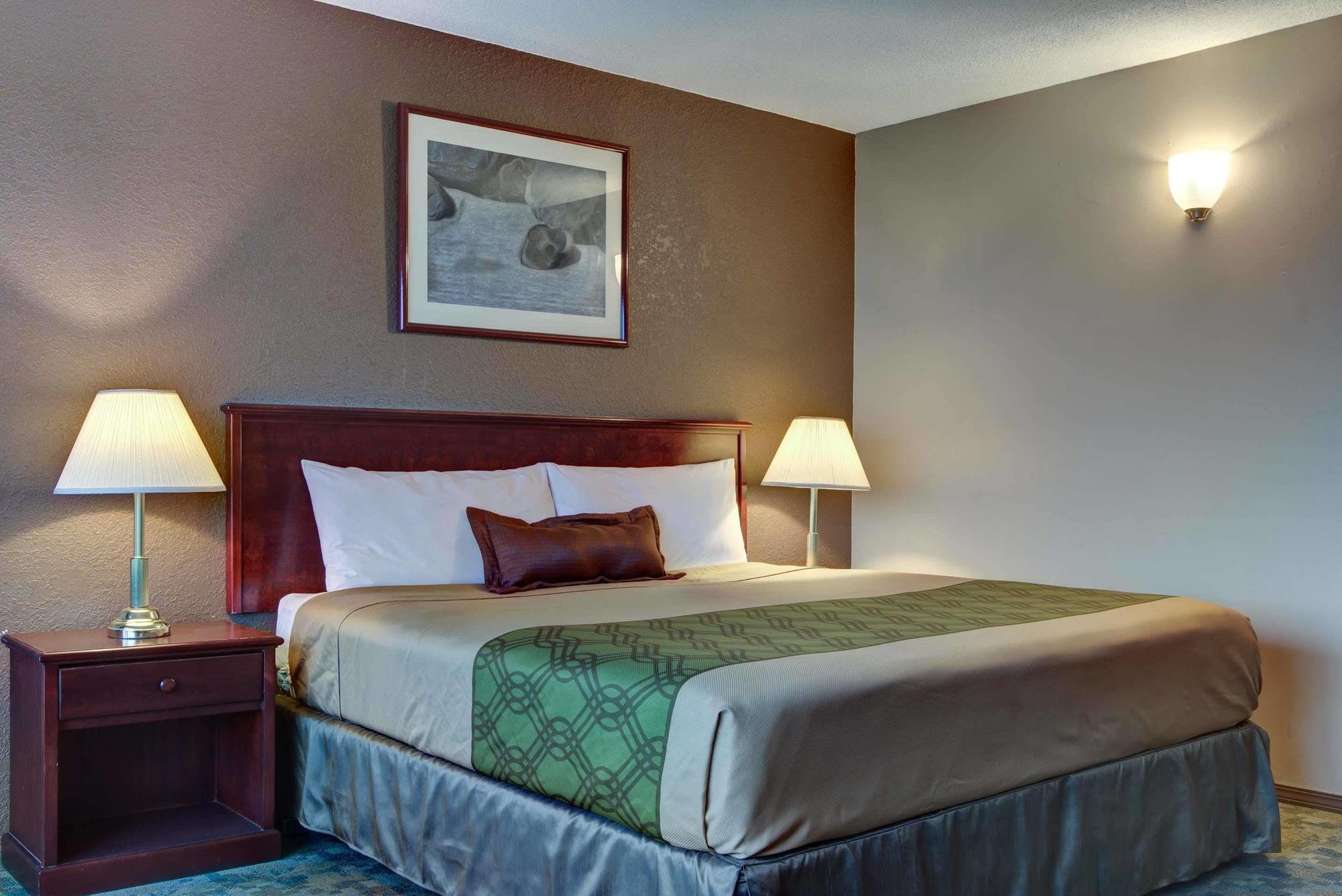 Knights Inn Камлупс Екстериор снимка
